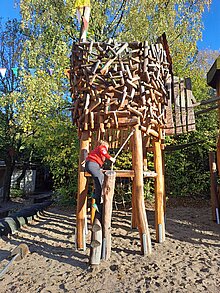 Foto Kinder am Klettergerüst